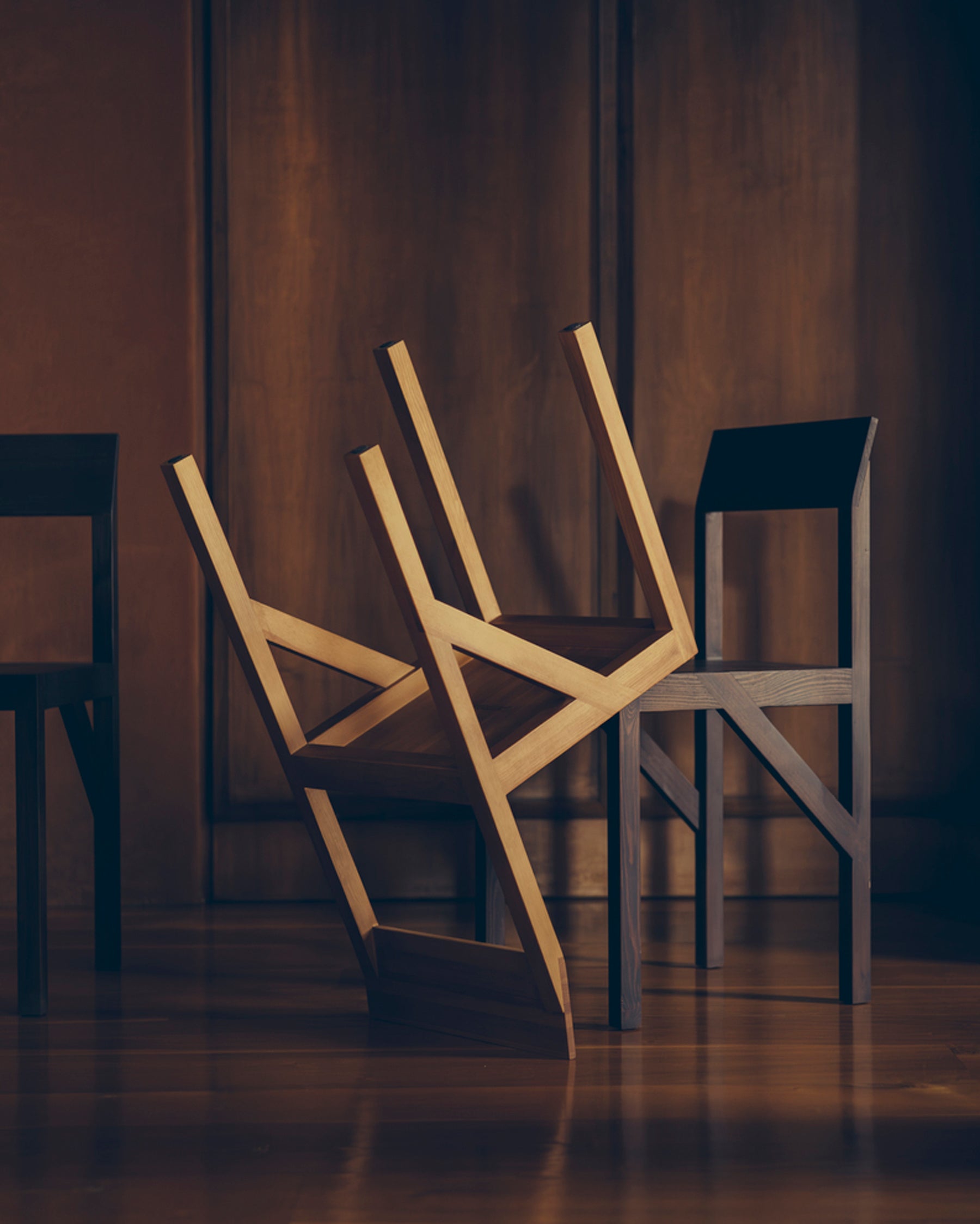 BRACKET CHAIR - Dark Brown Ash