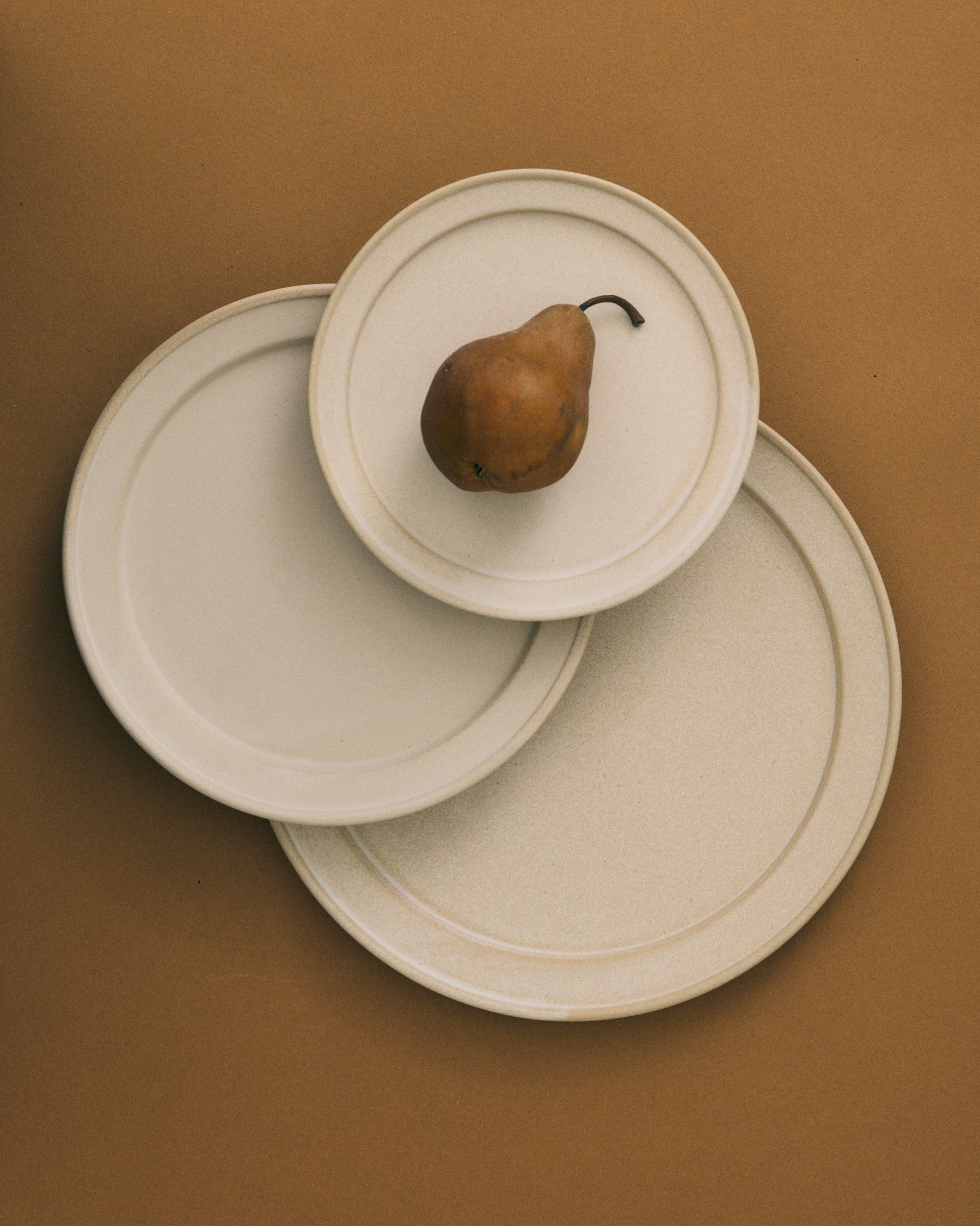Narrow Rim Plate Medium - Stone Beige