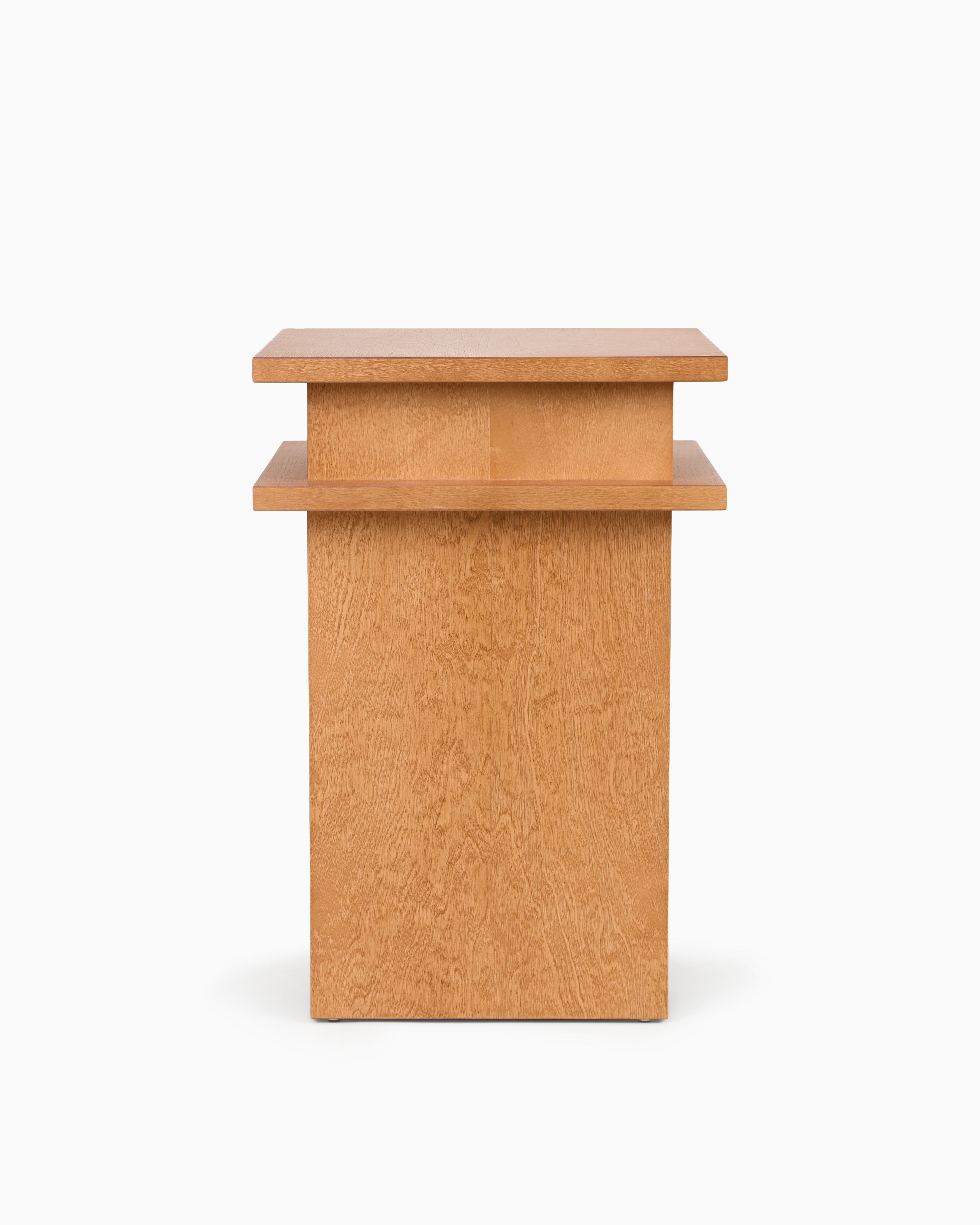 RATIO SIDE TABLE